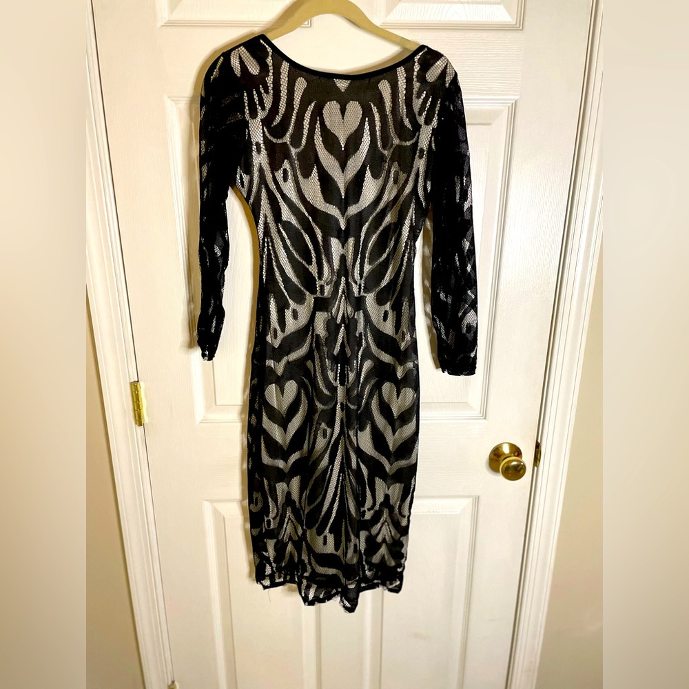Black and white bodycon dress with scoop neck